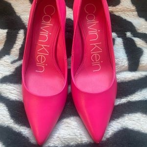 Calvin Klein Womens Gayle Pump